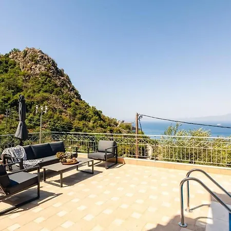 Aigli Luxury - Panoramic Seaview Retreat Verga Kalamata