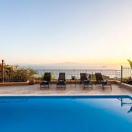 Aigli Luxury - Panoramic Seaview Retreat Villa