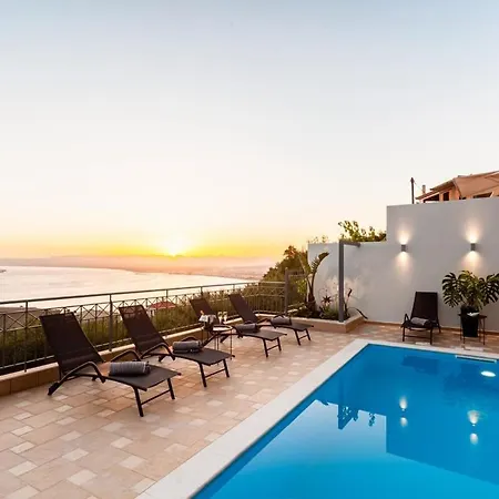 Aigli Luxury - Panoramic Seaview Retreat *
