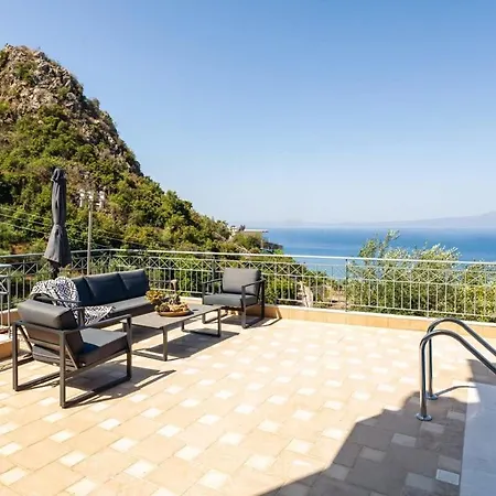 Aigli Luxury - Panoramic Seaview Retreat * Verga Kalamata